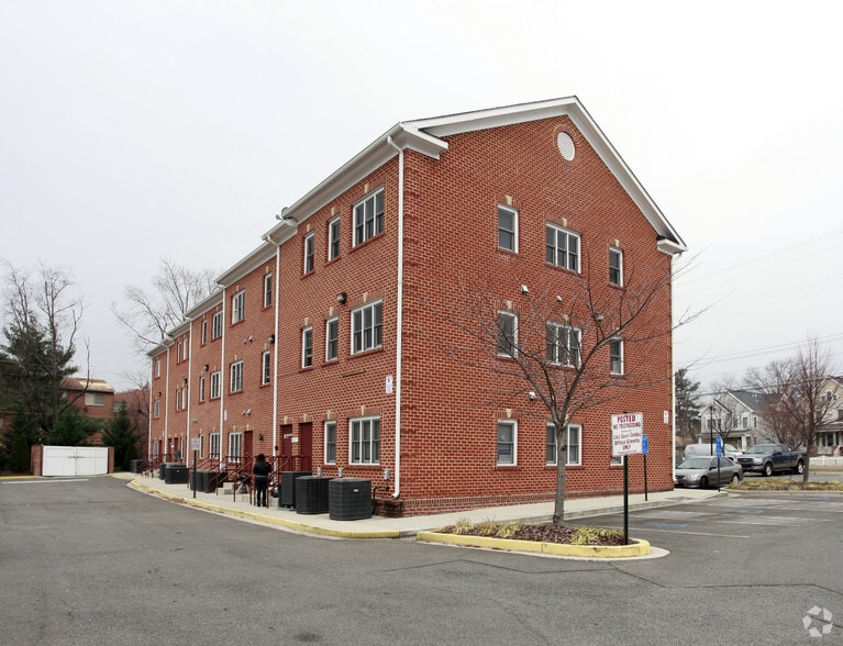 5981 Columbia Pike, Falls Church, VA for sale - Building Photo - Image 3 of 19