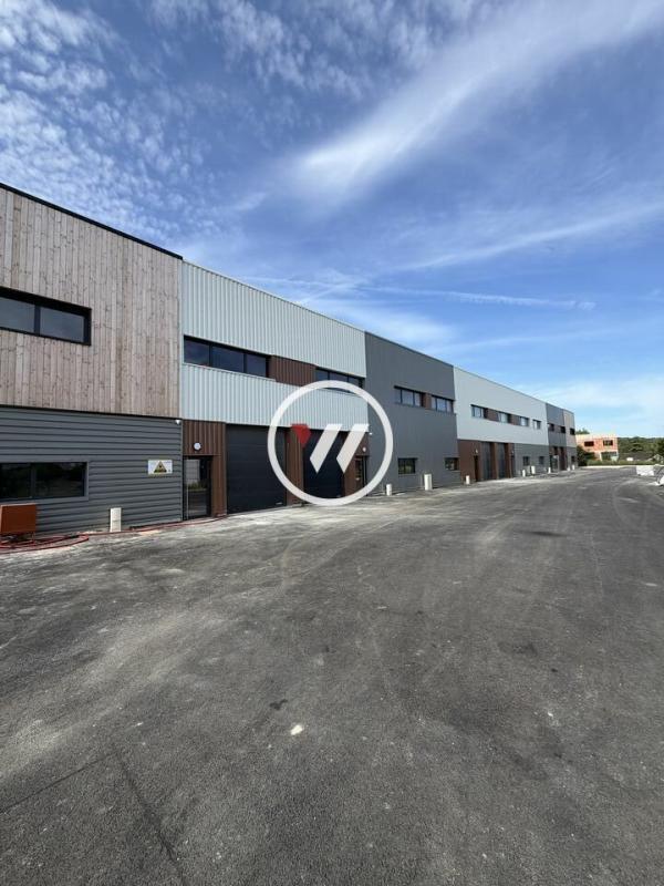 Industrial in Viarmes to rent Building Photo- Image 1 of 11