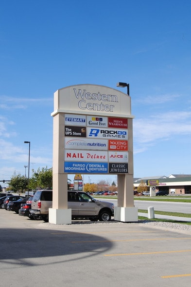 4302 S 13th Ave, Fargo, ND to rent - Building Photo - Image 2 of 2