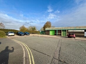 Sunnyside Park, Hinckley to rent Building Photo- Image 2 of 2