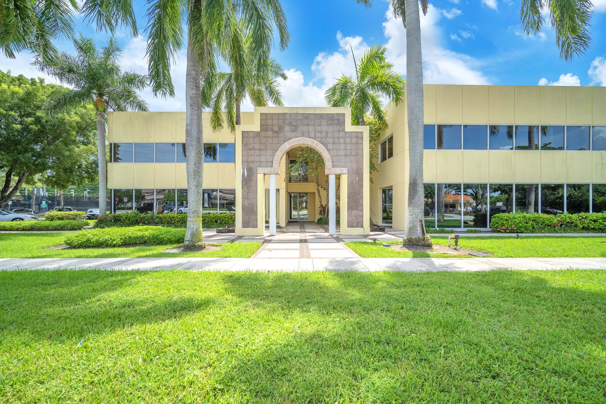 399 NW 2nd Ave, Boca Raton, FL to rent Building Photo- Image 1 of 24