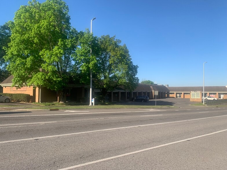 250 Governors Dr SE, Huntsville, AL to rent - Building Photo - Image 1 of 3