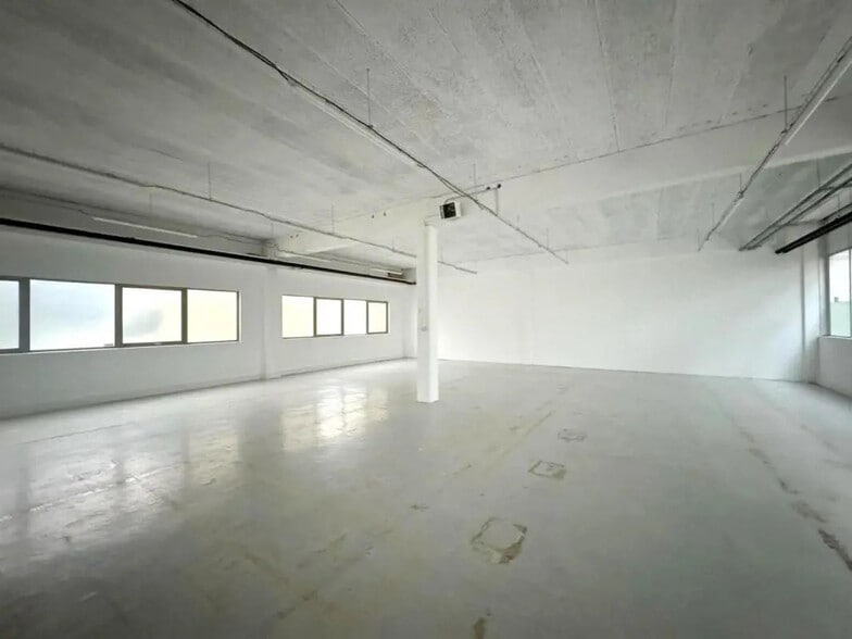 Office in Bezons to rent - Building Photo - Image 2 of 14