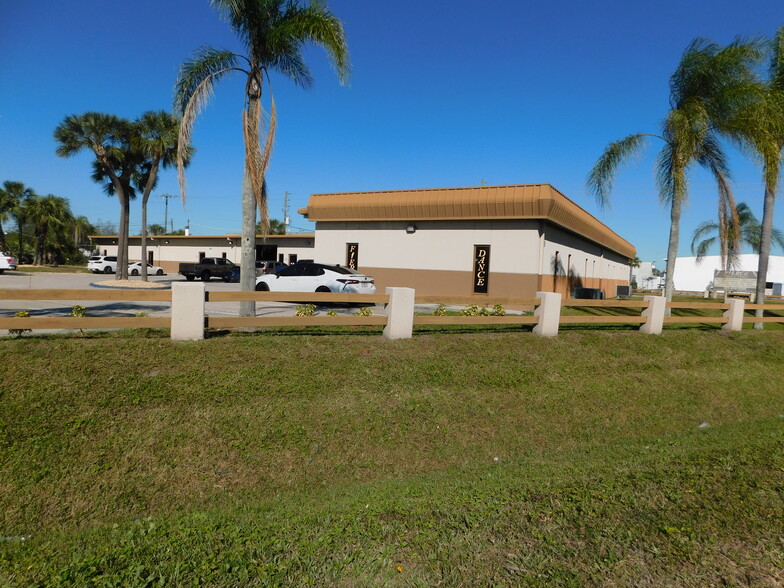 1270 Lake Washington Rd, Melbourne, FL for rent - Building Photo - Image 3 of 11