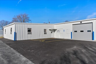 705 Schoenhaar Dr, West Bend, WI for rent Building Photo- Image 1 of 17