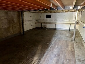 2-4 Market Sq, Witney for sale Interior Photo- Image 1 of 5