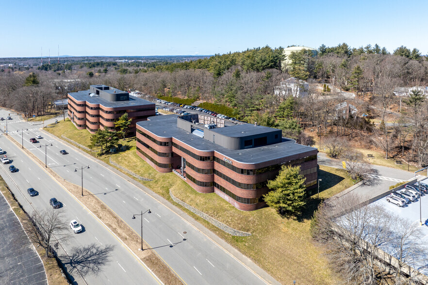 10 Burlington Mall Rd, Burlington, MA for rent - Building Photo - Image 3 of 5