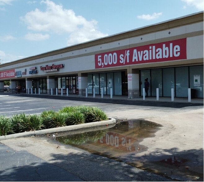 132-140 FM 1960 E, Houston, TX to rent - Building Photo - Image 1 of 3