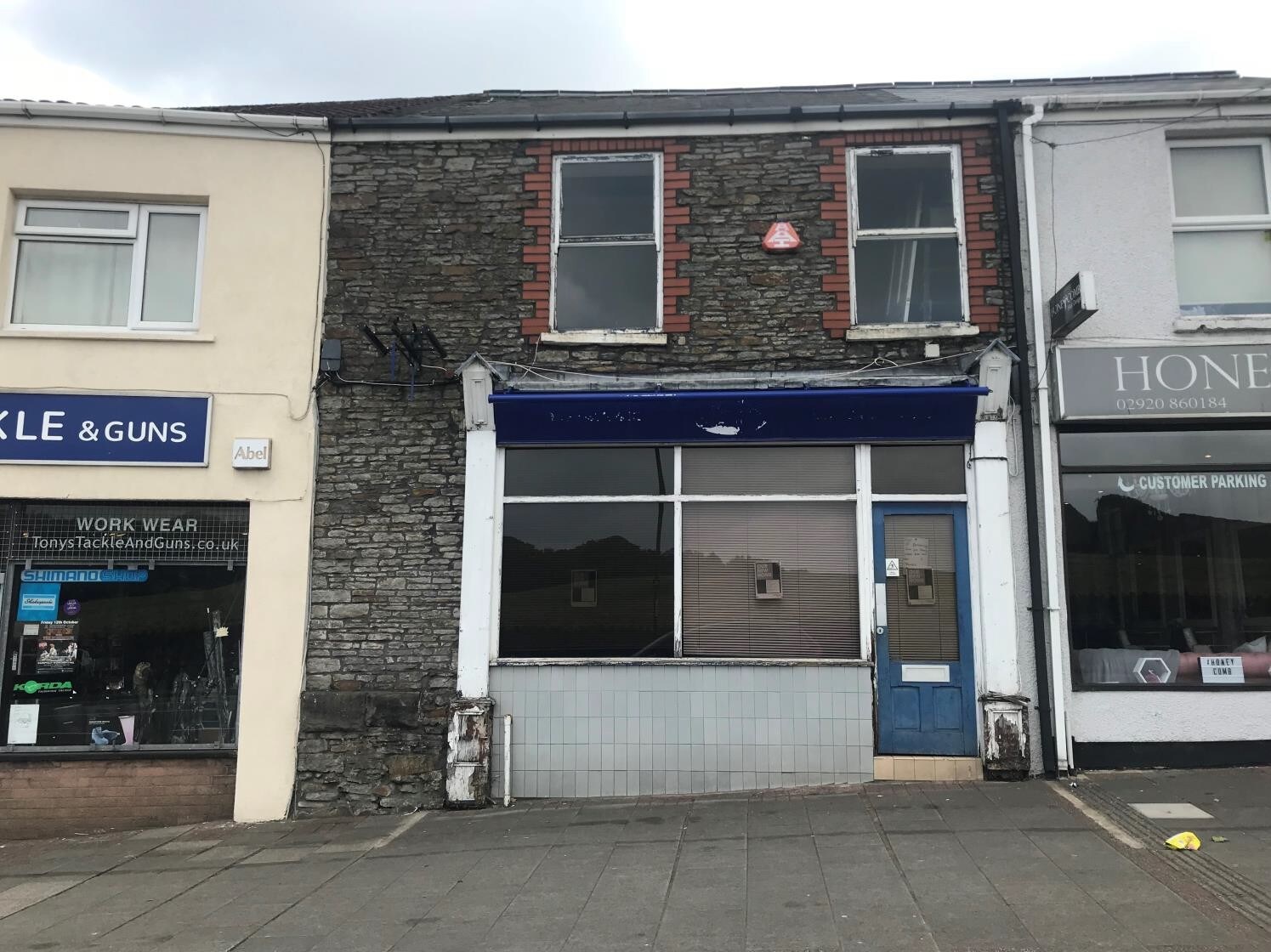 16 Castle St, Caerphilly for sale Primary Photo- Image 1 of 1