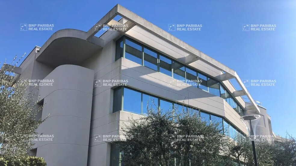 Office in Valbonne to rent - Building Photo - Image 3 of 15