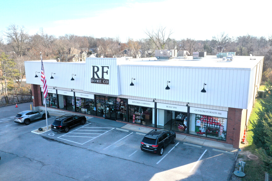 11022 Manchester Rd, Saint Louis, MO for rent - Building Photo - Image 1 of 2