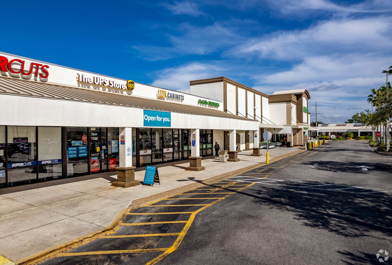 7208-7324 Manatee Ave W, Bradenton 34209 - Beachway Plaza | LoopNet.co.uk