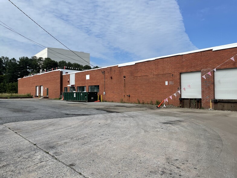 3455 Empire Blvd SW, Atlanta, GA for sale - Building Photo - Image 1 of 33