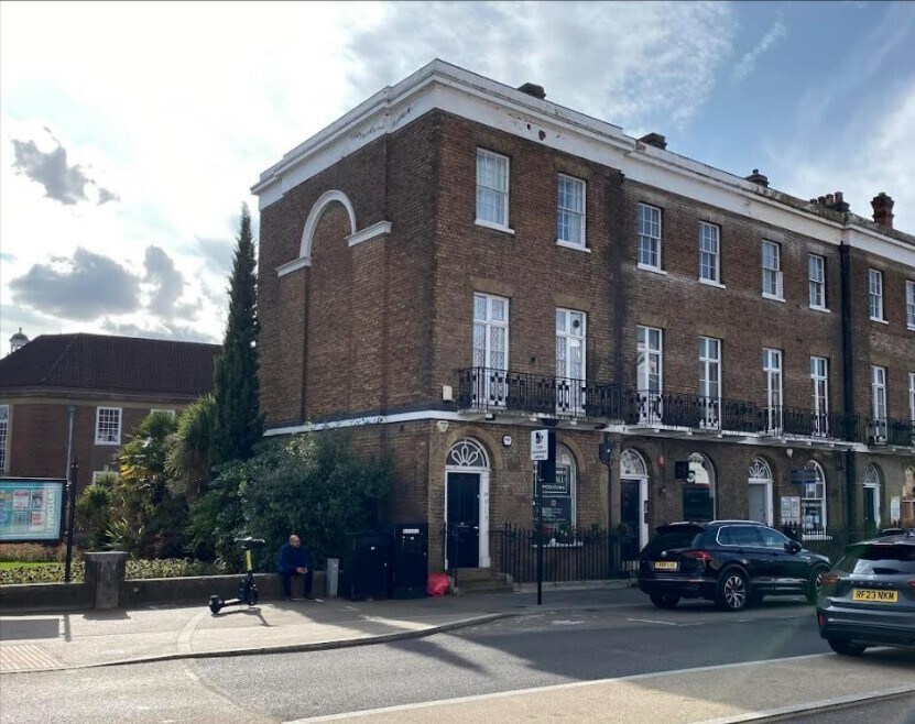 24 High St, High Wycombe for sale Building Photo- Image 1 of 1