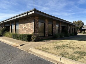 3500 S Boulevard St, Edmond, OK for rent Building Photo- Image 1 of 14