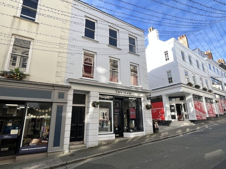 14 Smith St, Guernsey to rent - Building Photo - Image 2 of 2