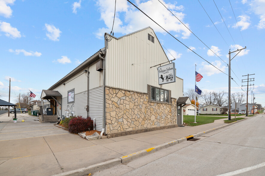 1689 Day St, Greenleaf, WI for sale - Primary Photo - Image 1 of 43