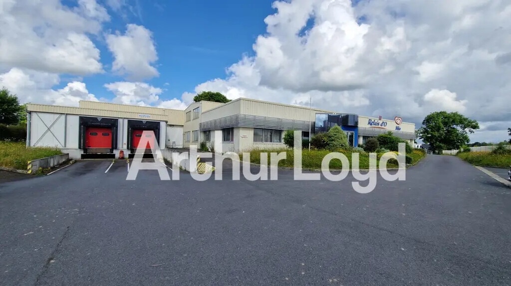 Vente Entrepôt 2 270 m² - Photo 1