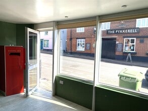 21 High St, Ixworth to rent Interior Photo- Image 2 of 10