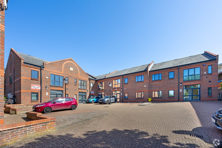 Swingbridge Rd, Grantham to rent - Primary Photo - Image 2 of 6