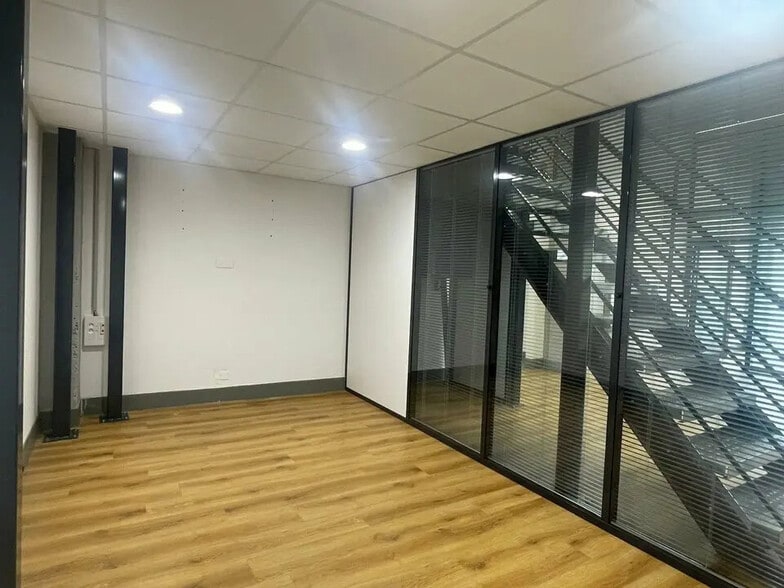 Office in Bègles to rent - Building Photo - Image 3 of 11