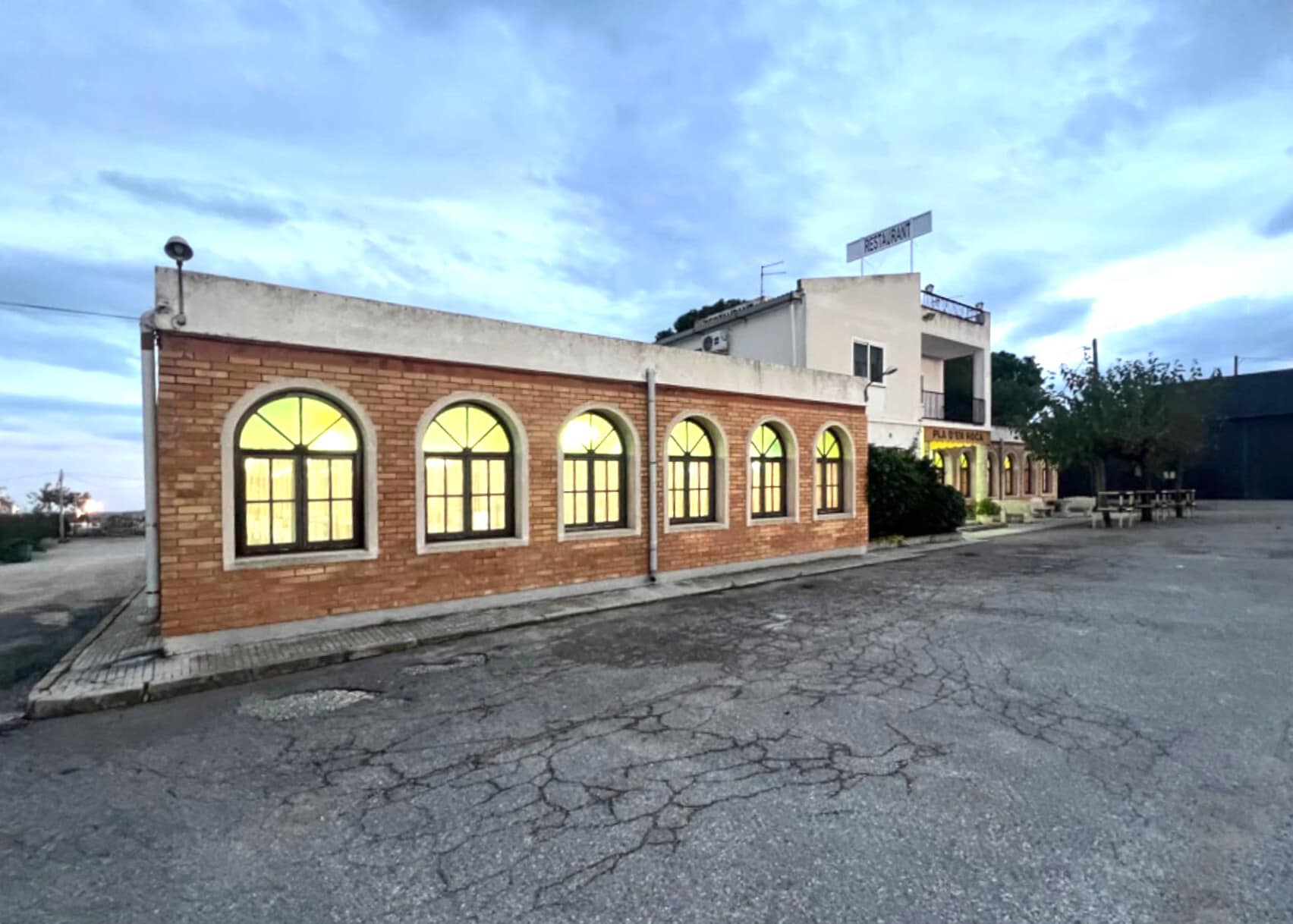 Retail in Camarles, Tarragona for sale Primary Photo- Image 1 of 6