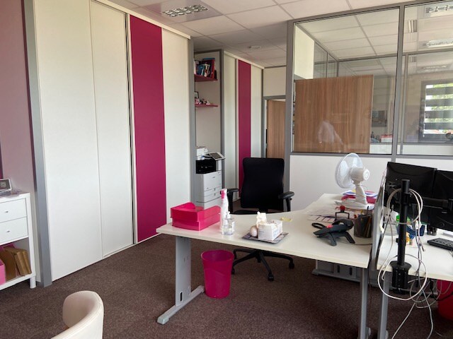 Office in Lyon to rent - Interior Photo - Image 2 of 8