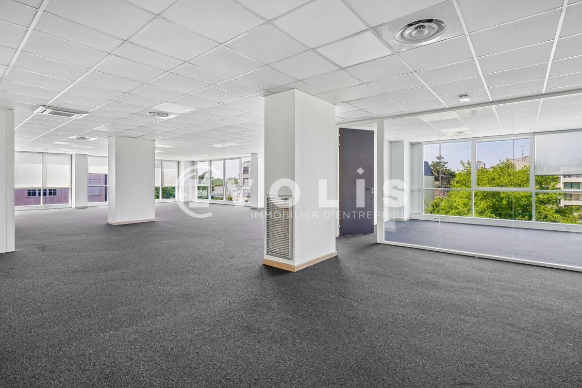 Office in Clamart to rent Interior Photo- Image 1 of 14