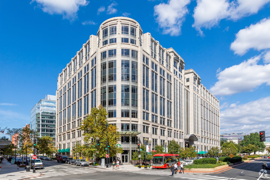 901 New York Ave NW, Washington, DC for rent - Building Photo - Image 2 of 16