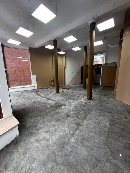 284 High St, Glasgow to rent - Building Photo - Image 2 of 2