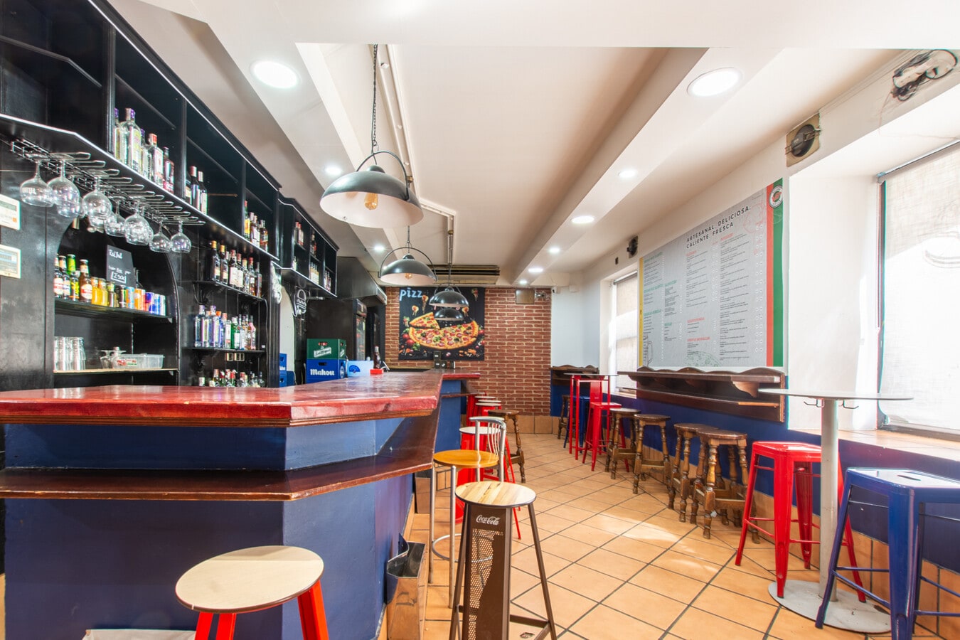 Madrid, MAD 28015 - Unit Dr - CN - - Interior Photo - Image 2 of 21