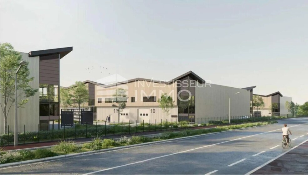 Light Industrial in Osny to rent - Building Photo - Image 2 of 10