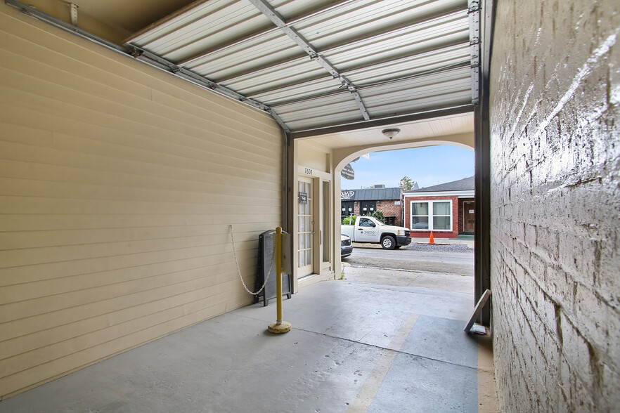 7611 Maple St, New Orleans, LA for rent - Building Photo - Image 2 of 22