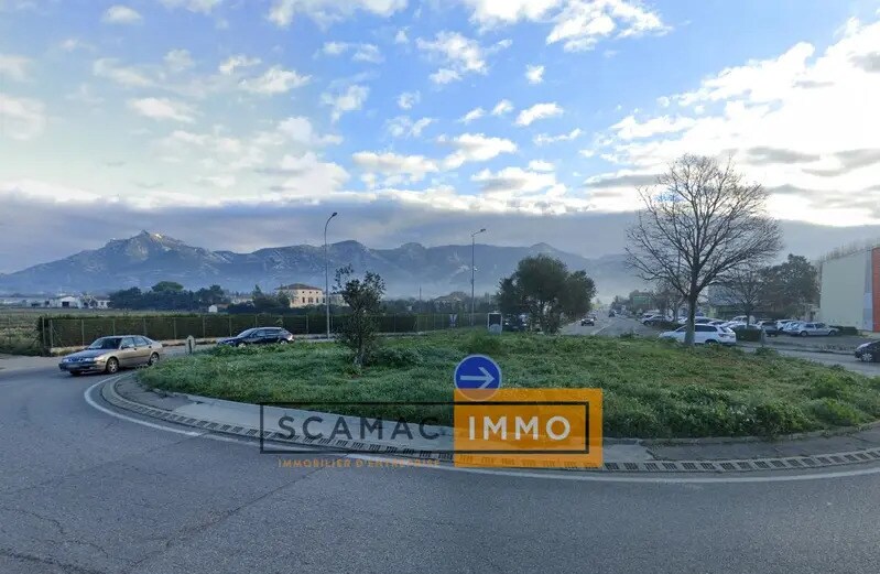 Industrial in Aubagne to rent - Building Photo - Image 3 of 4