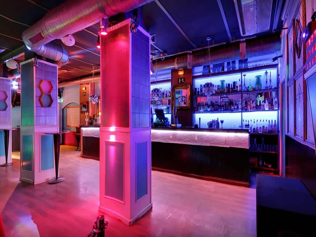 Retail in Madrid, Madrid to rent Interior Photo- Image 1 of 4