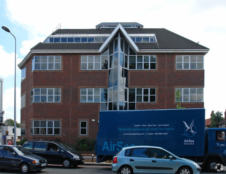 84 Lower Mortlake Rd, Richmond to rent - Primary Photo - Image 1 of 2