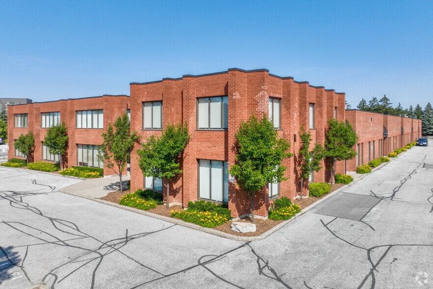 110 Jardin Dr, Concord, ON to rent - Primary Photo - Image 1 of 6