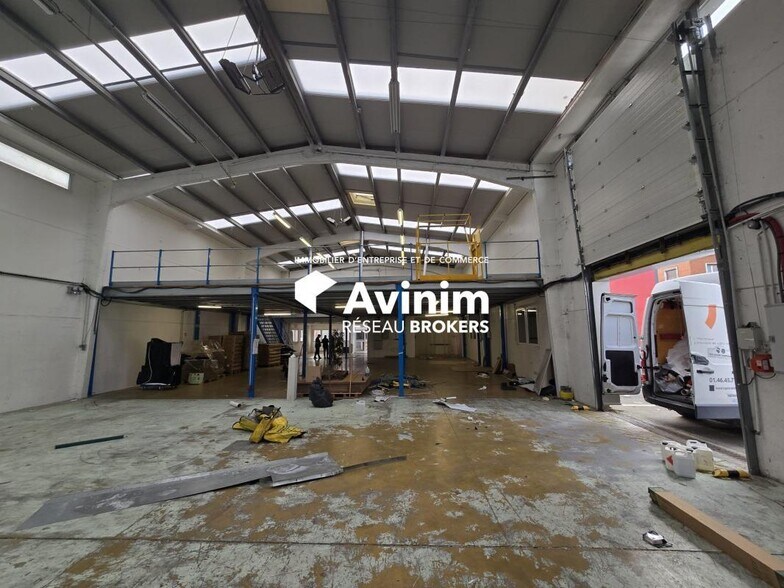 Industrial in Argenteuil to rent - Interior Photo - Image 2 of 8