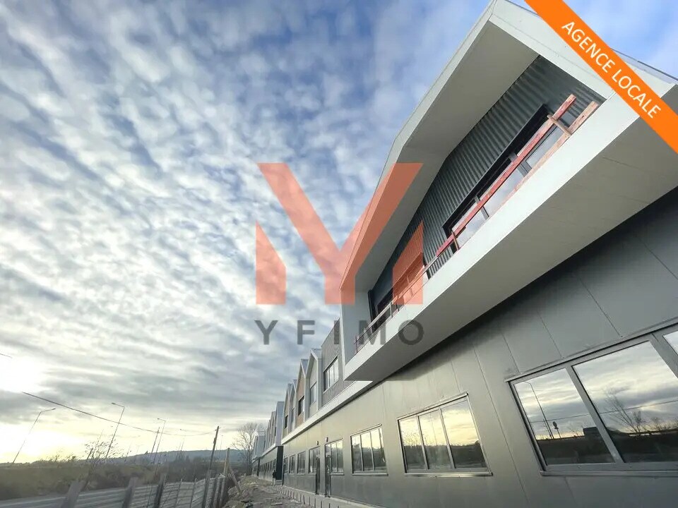 Light Industrial in Flins-sur-Seine for sale Building Photo- Image 1 of 6