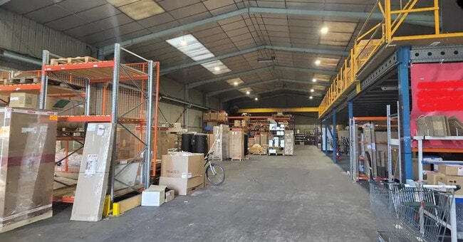 Location Entrepôt 1 050 m²