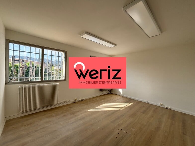 Office in Aubagne to rent - Building Photo - Image 3 of 9