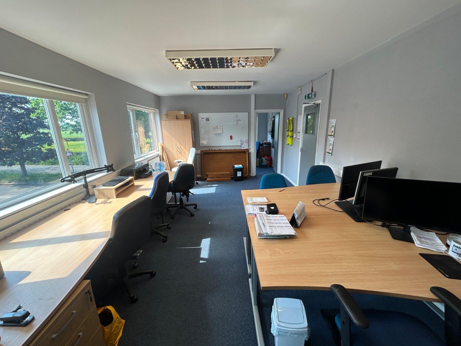 Low Moor Ln, Scotton to rent Interior Photo- Image 1 of 2