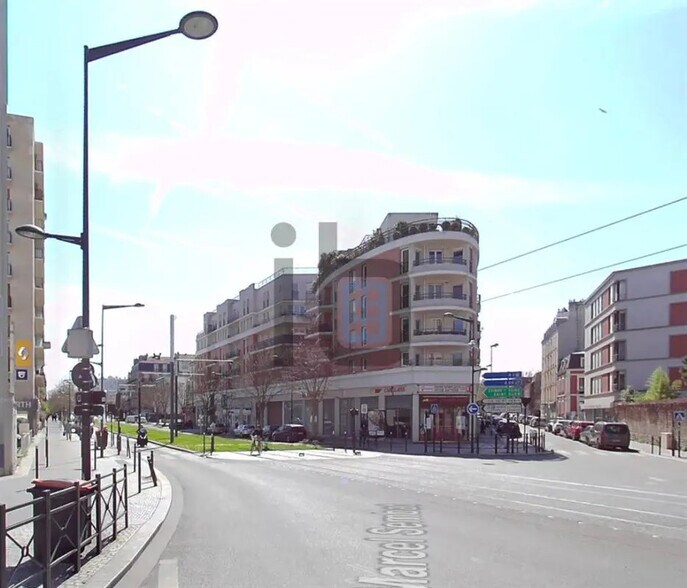 Retail in Saint-Denis to rent - Building Photo - Image 3 of 3