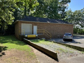 151 Lee St, Forest City, NC for rent Building Photo- Image 1 of 12