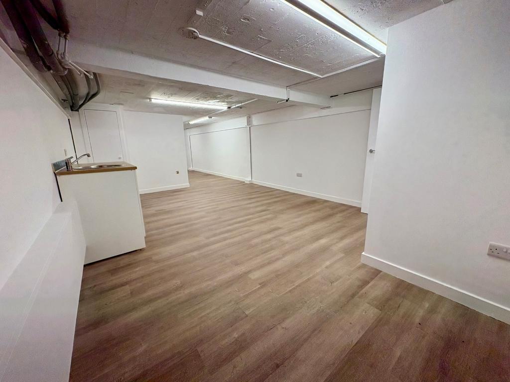 10 South Trinity Rd, Edinburgh to rent Building Photo- Image 1 of 10