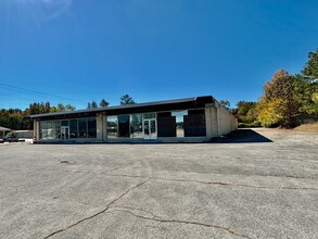 1762 Hillsboro Blvd, Manchester, TN for rent Building Photo- Image 1 of 8