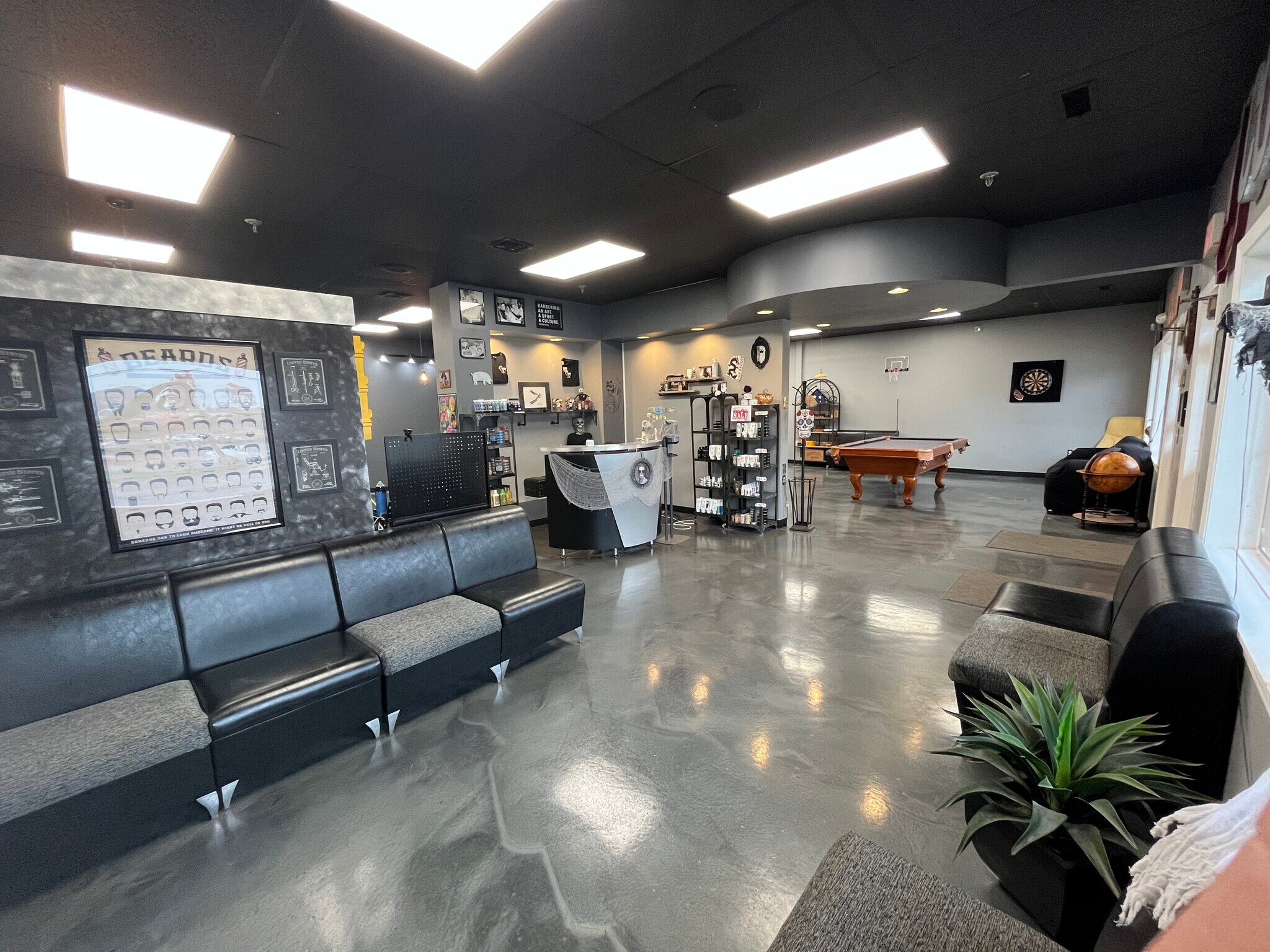 3039 Main St, Glastonbury, CT to rent Interior Photo- Image 1 of 10