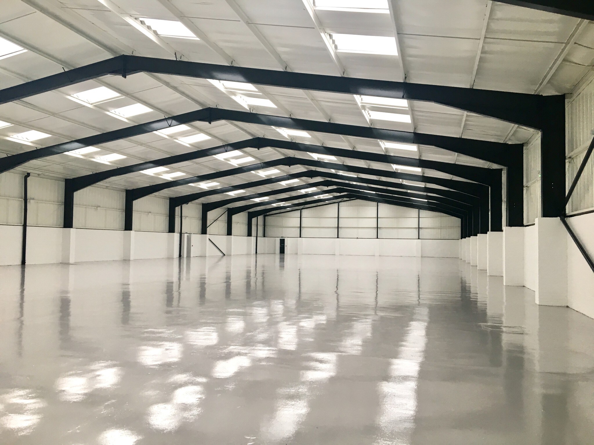 Acton Ln, London for sale Interior Photo- Image 1 of 1