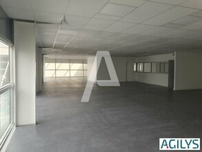 Office in Champigny-sur-Marne for sale Interior Photo- Image 2 of 9