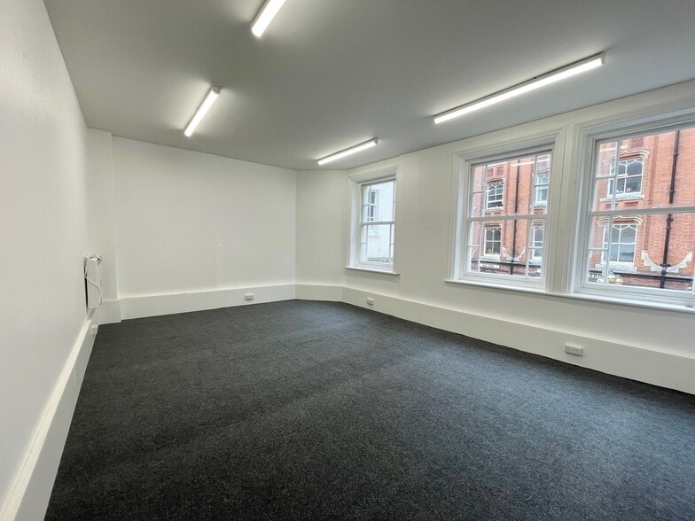 5-7 Post Office Rd, Bournemouth to rent - Building Photo - Image 2 of 7